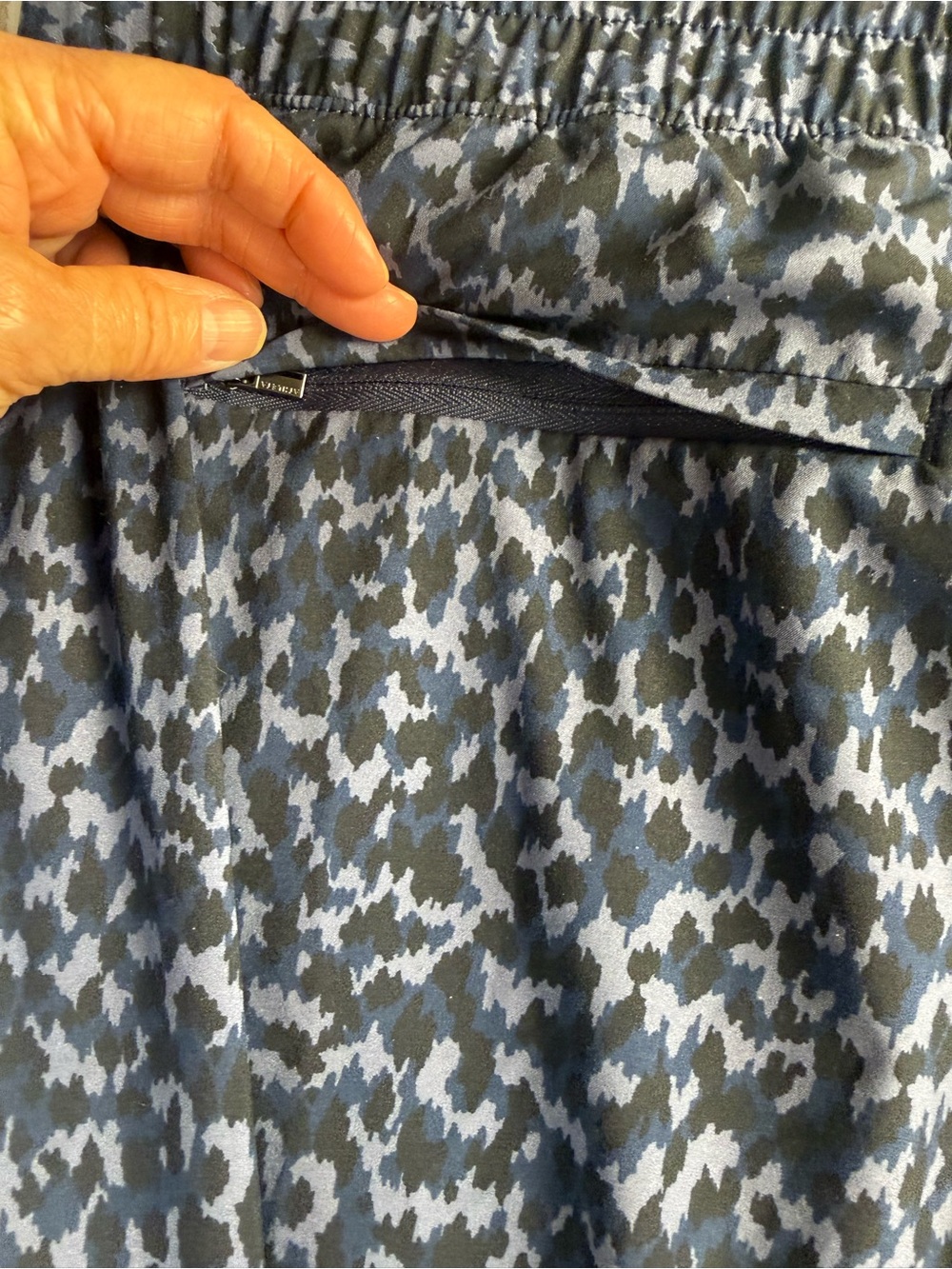 Athleta Avenue Printed Wide Leg Crop Pants Animal Print Black Blue Size 16 - Picture 11 of 14
